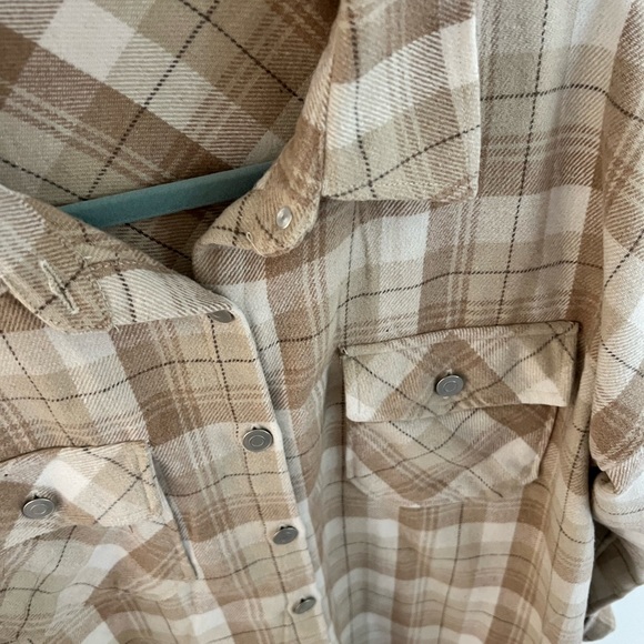 Altar’d State women’s shacket - Picture 3 of 4